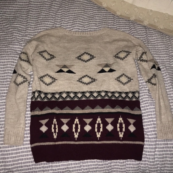 American Eagle sweater - Picture 2 of 2